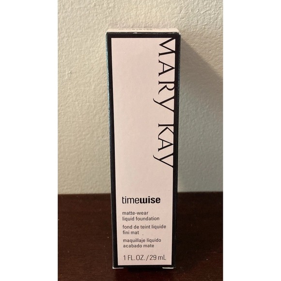 Mary Kay TimeWise Matte Wear Liquid Foundation Ivory 5 Combination - Oily Skin - Picture 1 of 5